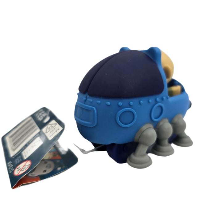 Moose Toys, Race to the rescue with the Octonauts Above & Beyond Octonauts Racers! Bring all the fun and adventure of the Octonauts home with these exciting collectible Octonauts toy Vehicles. The Exclusive Gup Racer 4 Pack contains 4 Octonauts Racers including Captain Barnacles with Gup-A, Kwazii with Gup-B, Tweak with Terra-Gup 2, and Dashi with the Octoray. Pick your favorite Racer and speed off with your favorite Octo-Agents. Suitable for all water environments. Each Gup has wheels for you to ride on an