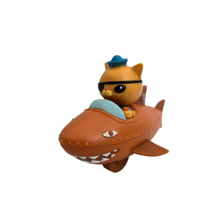 Moose Toys, Race to the rescue with the Octonauts Above & Beyond Octonauts Racers! Bring all the fun and adventure of the Octonauts home with these exciting collectible Octonauts toy Vehicles. The Exclusive Gup Racer 4 Pack contains 4 Octonauts Racers including Captain Barnacles with Gup-A, Kwazii with Gup-B, Tweak with Terra-Gup 2, and Dashi with the Octoray. Pick your favorite Racer and speed off with your favorite Octo-Agents. Suitable for all water environments. Each Gup has wheels for you to ride on an
