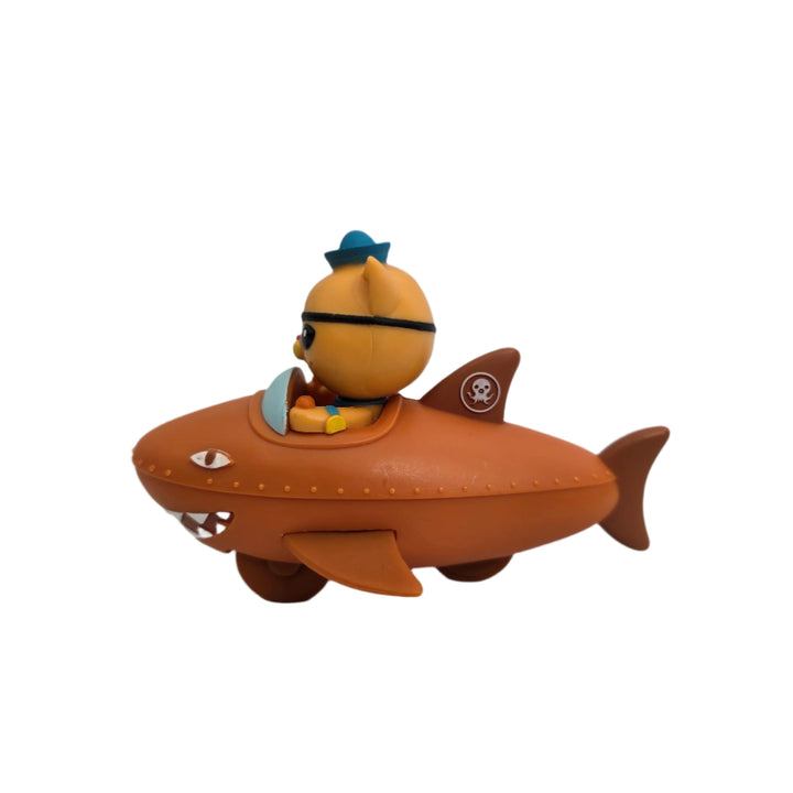 Moose Toys, Race to the rescue with the Octonauts Above & Beyond Octonauts Racers! Bring all the fun and adventure of the Octonauts home with these exciting collectible Octonauts toy Vehicles. The Exclusive Gup Racer 4 Pack contains 4 Octonauts Racers including Captain Barnacles with Gup-A, Kwazii with Gup-B, Tweak with Terra-Gup 2, and Dashi with the Octoray. Pick your favorite Racer and speed off with your favorite Octo-Agents. Suitable for all water environments. Each Gup has wheels for you to ride on an