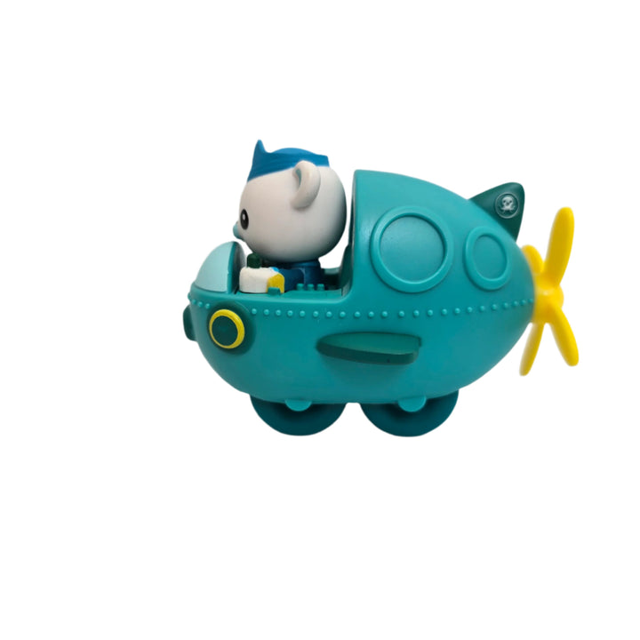 Moose Toys, Race to the rescue with the Octonauts Above & Beyond Octonauts Racers! Bring all the fun and adventure of the Octonauts home with these exciting collectible Octonauts toy Vehicles. The Exclusive Gup Racer 4 Pack contains 4 Octonauts Racers including Captain Barnacles with Gup-A, Kwazii with Gup-B, Tweak with Terra-Gup 2, and Dashi with the Octoray. Pick your favorite Racer and speed off with your favorite Octo-Agents. Suitable for all water environments. Each Gup has wheels for you to ride on an