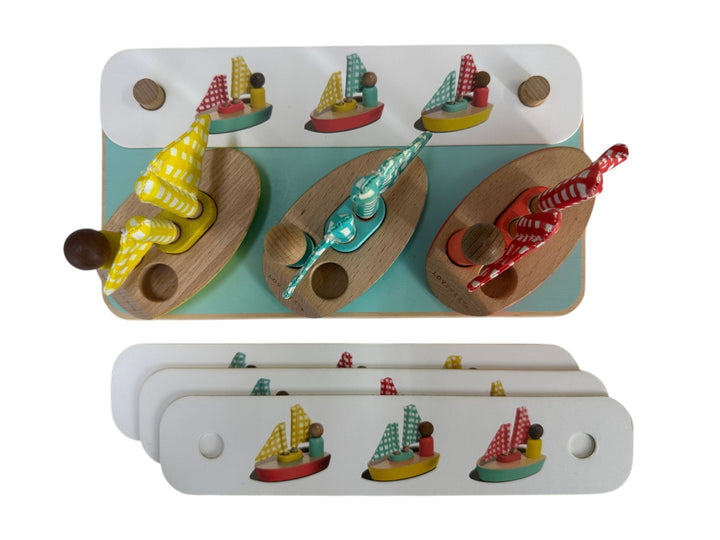 Pattern Match Boats & Cards Set (The Analyst Play Kit 46, 47, 48+ months)