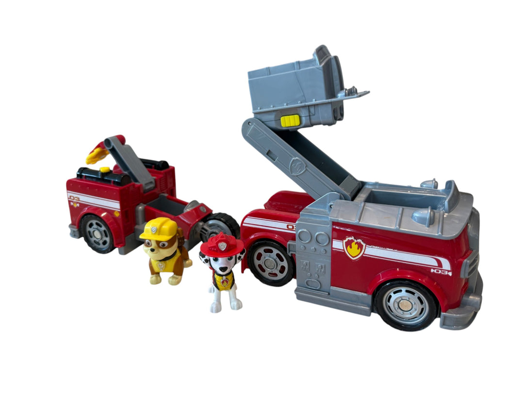 Marshall Split-Second 2-in-1 Transforming Fire Truck Vehicle with 2 figures
