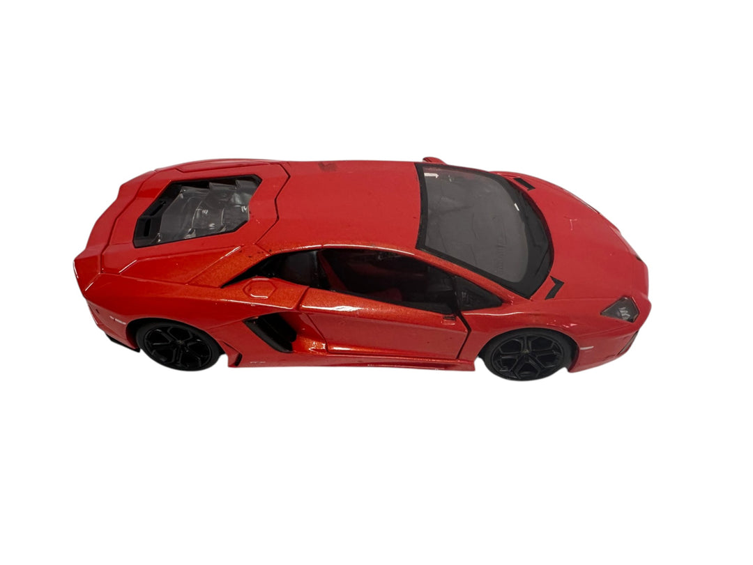 Maisto Lamborghini Aventador LP 700-4 Diecast Vehicle in Red