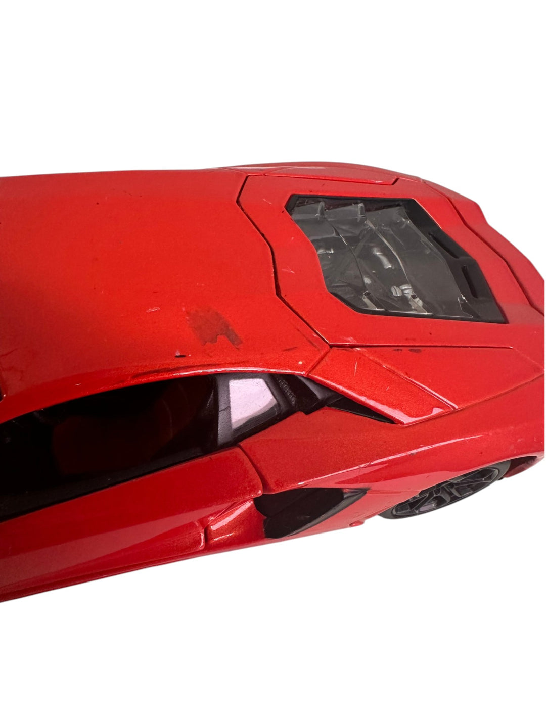 Maisto Lamborghini Aventador LP 700-4 Diecast Vehicle in Red