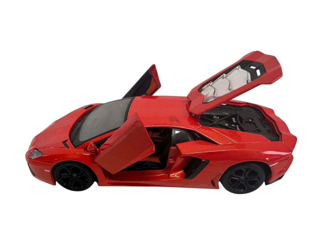 Maisto Lamborghini Aventador LP 700-4 Diecast Vehicle in Red