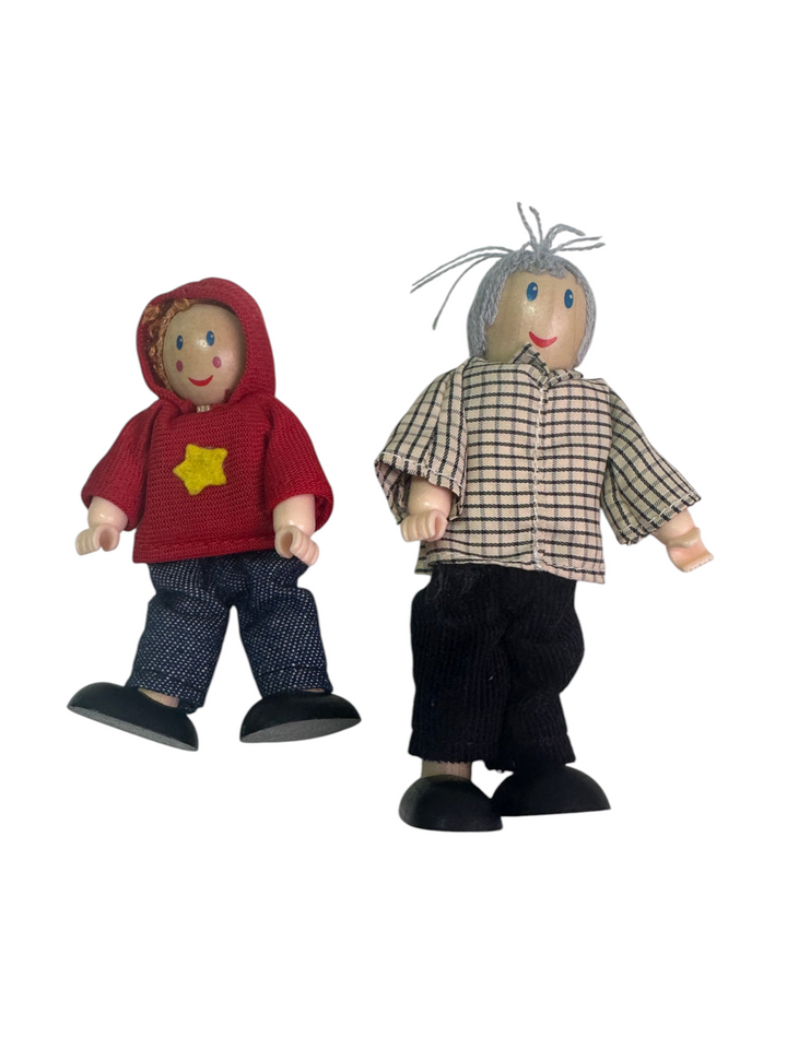 2 Dolls