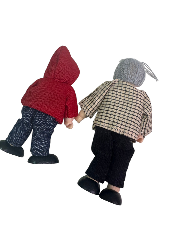 2 Dolls