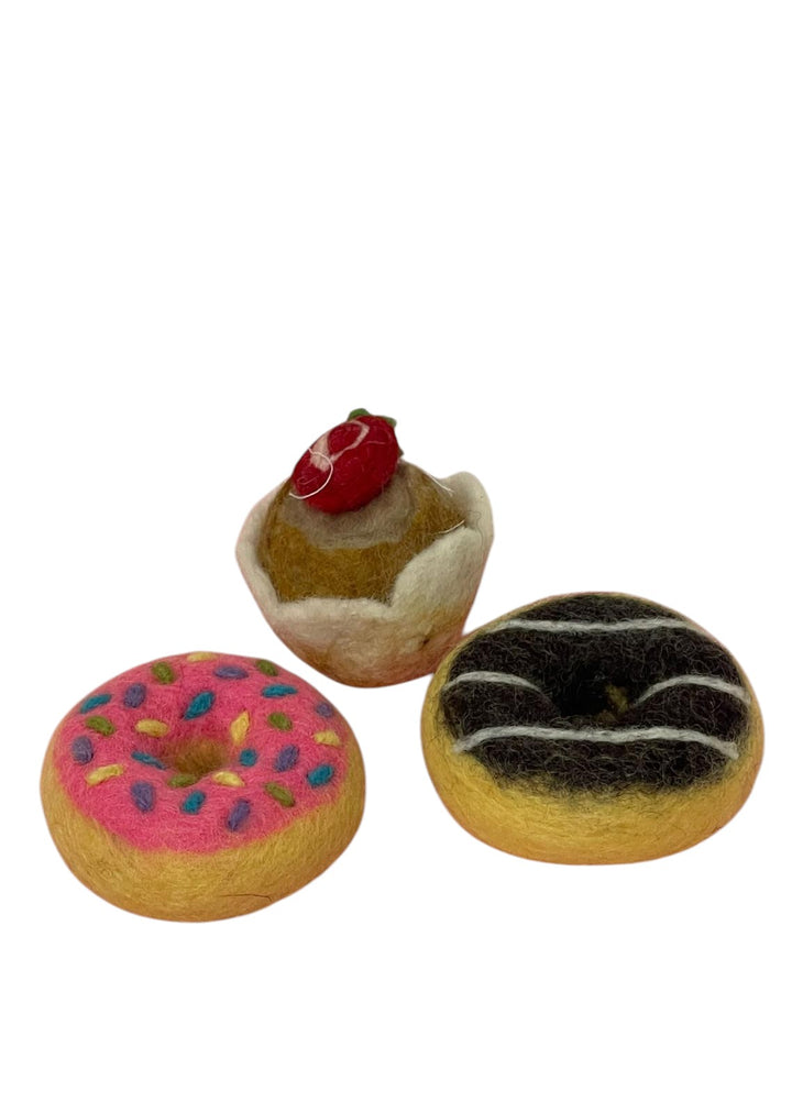 2x Doughnuts, 1x Cupcake