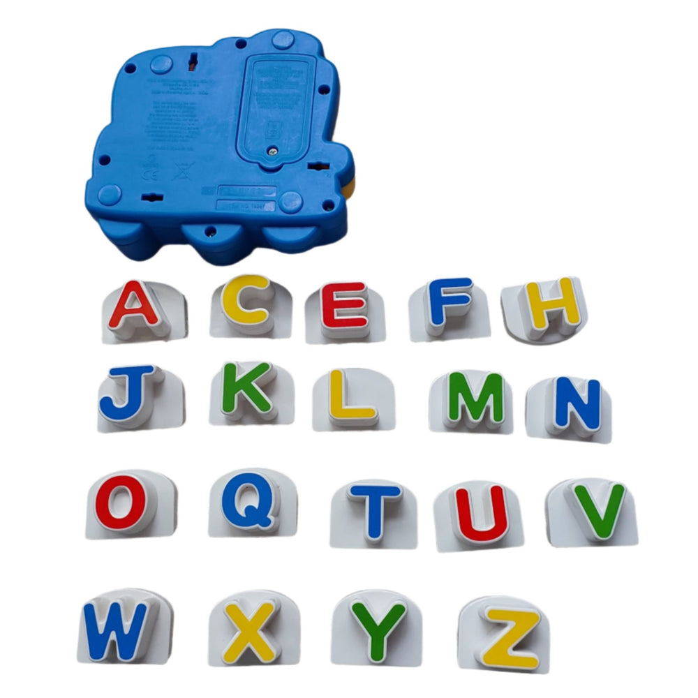 Leapfrog, Bring phonics skills to life and explore the world of A to Z! Colorful letter tiles talk and sing to teach about the alphabet, build vocabulary and develop important skills for reading. Letter tiles stick to the fridge or any magnetic surface — perfect for learning independently or together!
