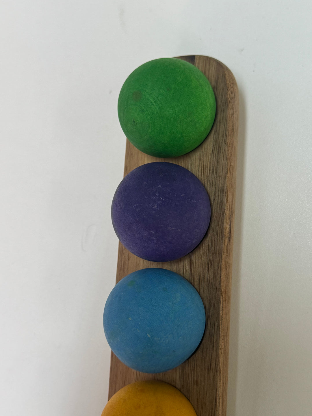 Wooden Sorting Stand with 6 Grimms balls