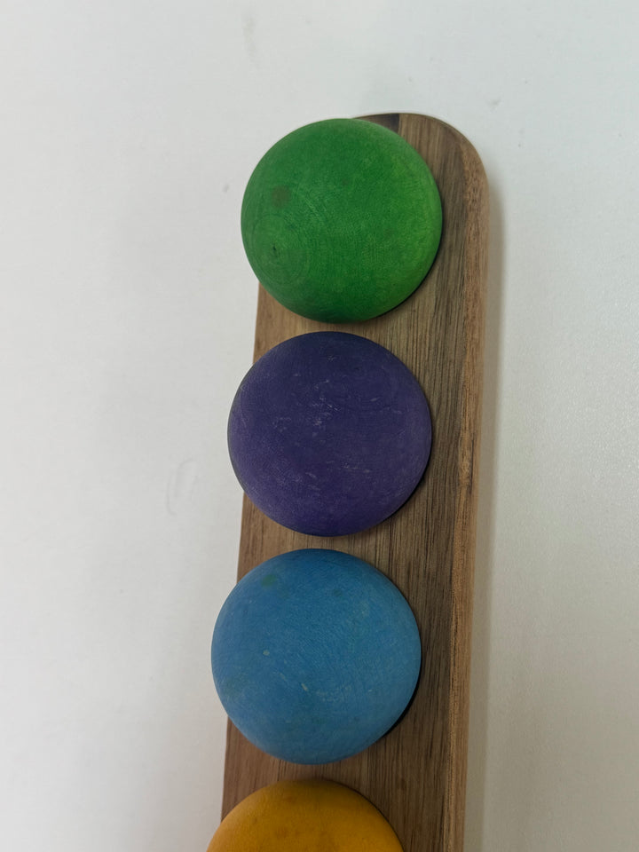 Wooden Sorting Stand with 6 Grimms balls
